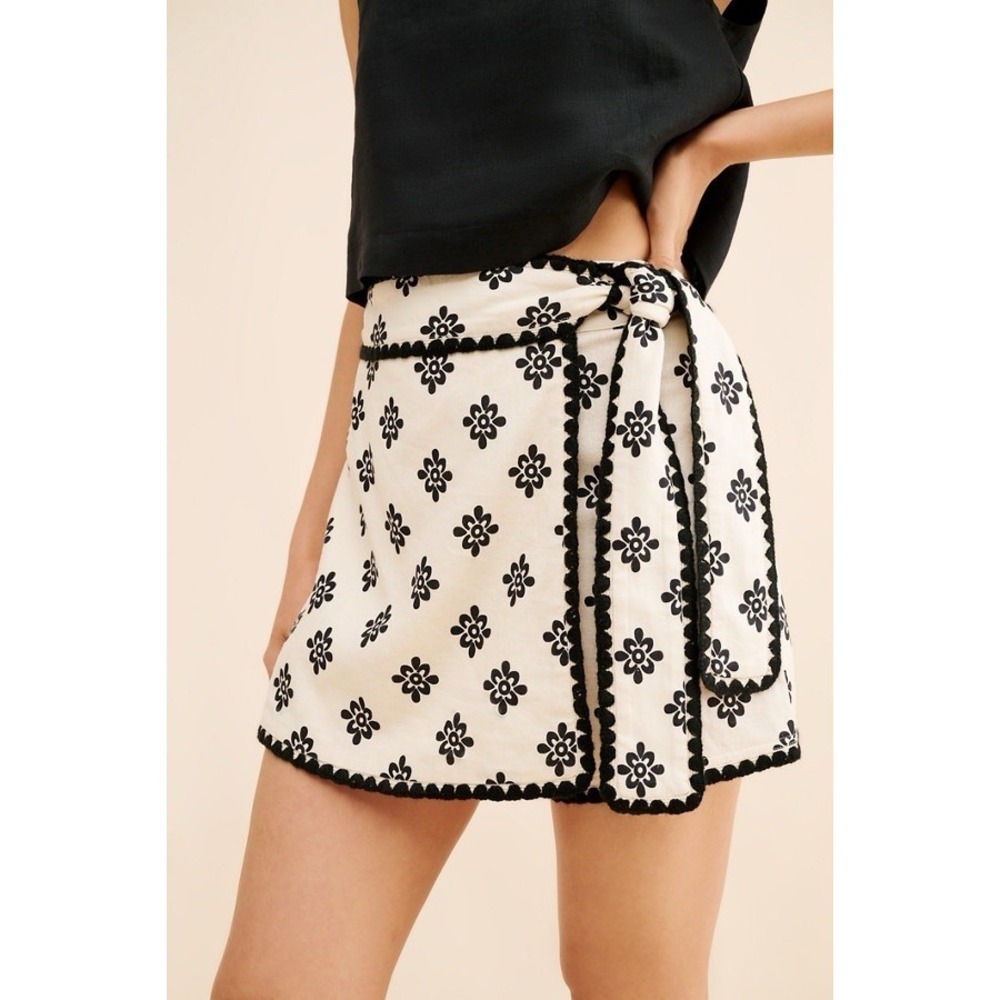 Farm Rio Anthropology White & Black Skort with Wrap - Size XL Linen Wrap Printed
